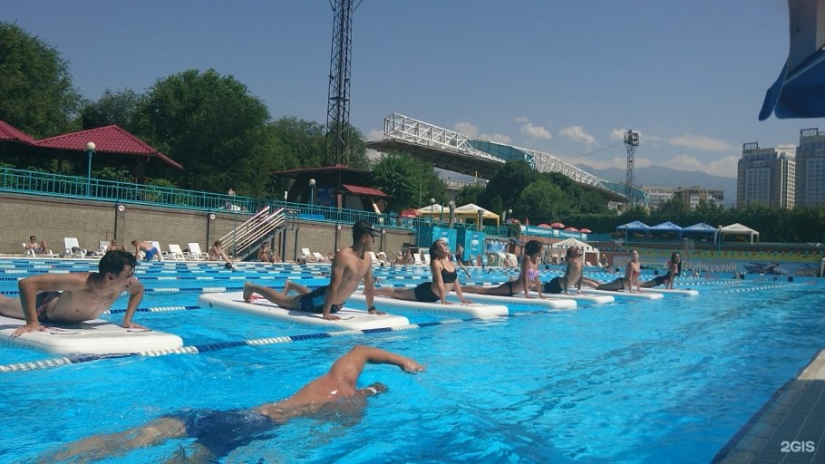 Открытый бассейн Чайка в Москве