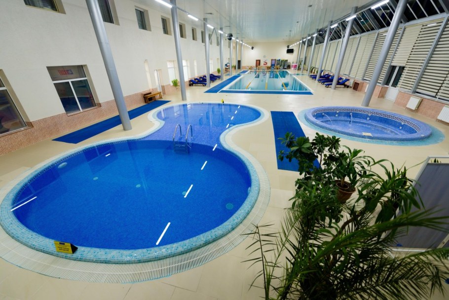 Детский бассейн в фитнес клубе