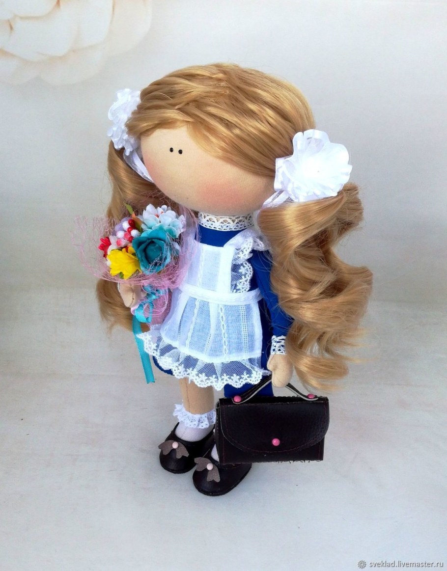 Интерьерная кукла выпускница