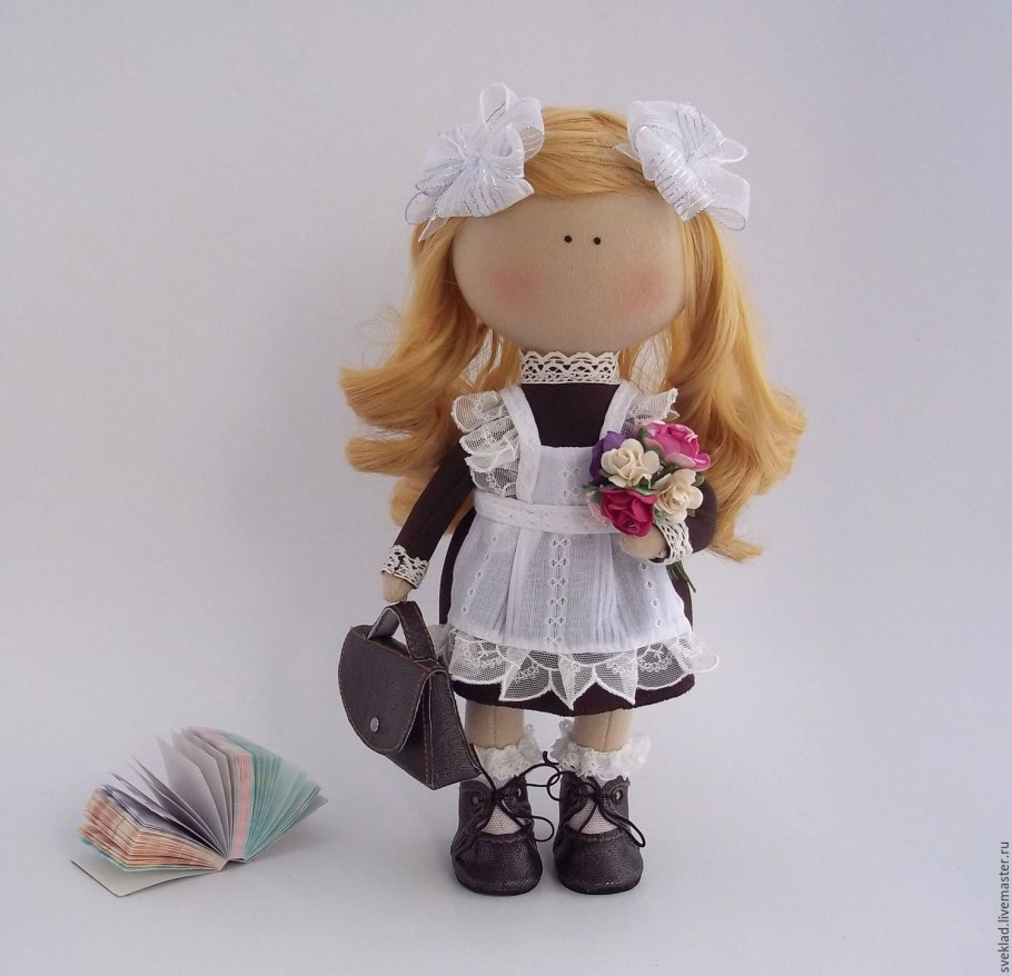 Интерьерная кукла выпускница