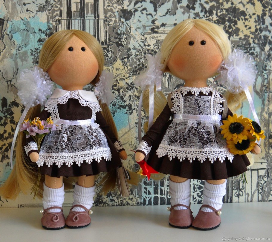 Интерьерная кукла школьница