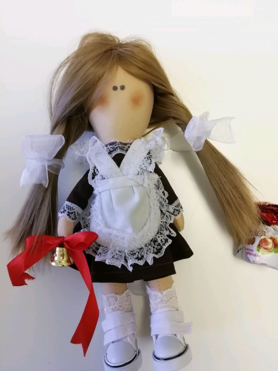 Тильда в школьной форме