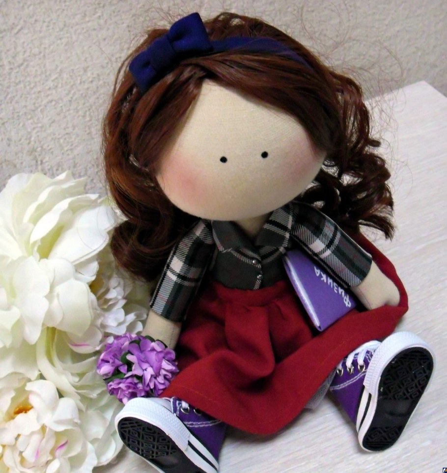 Текстильная кукла первоклашка