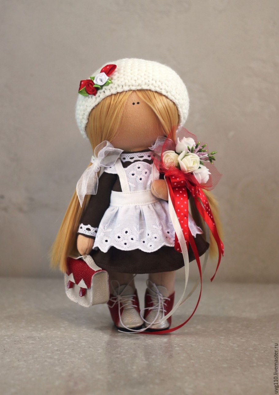 Интерьерная кукла школьной форме