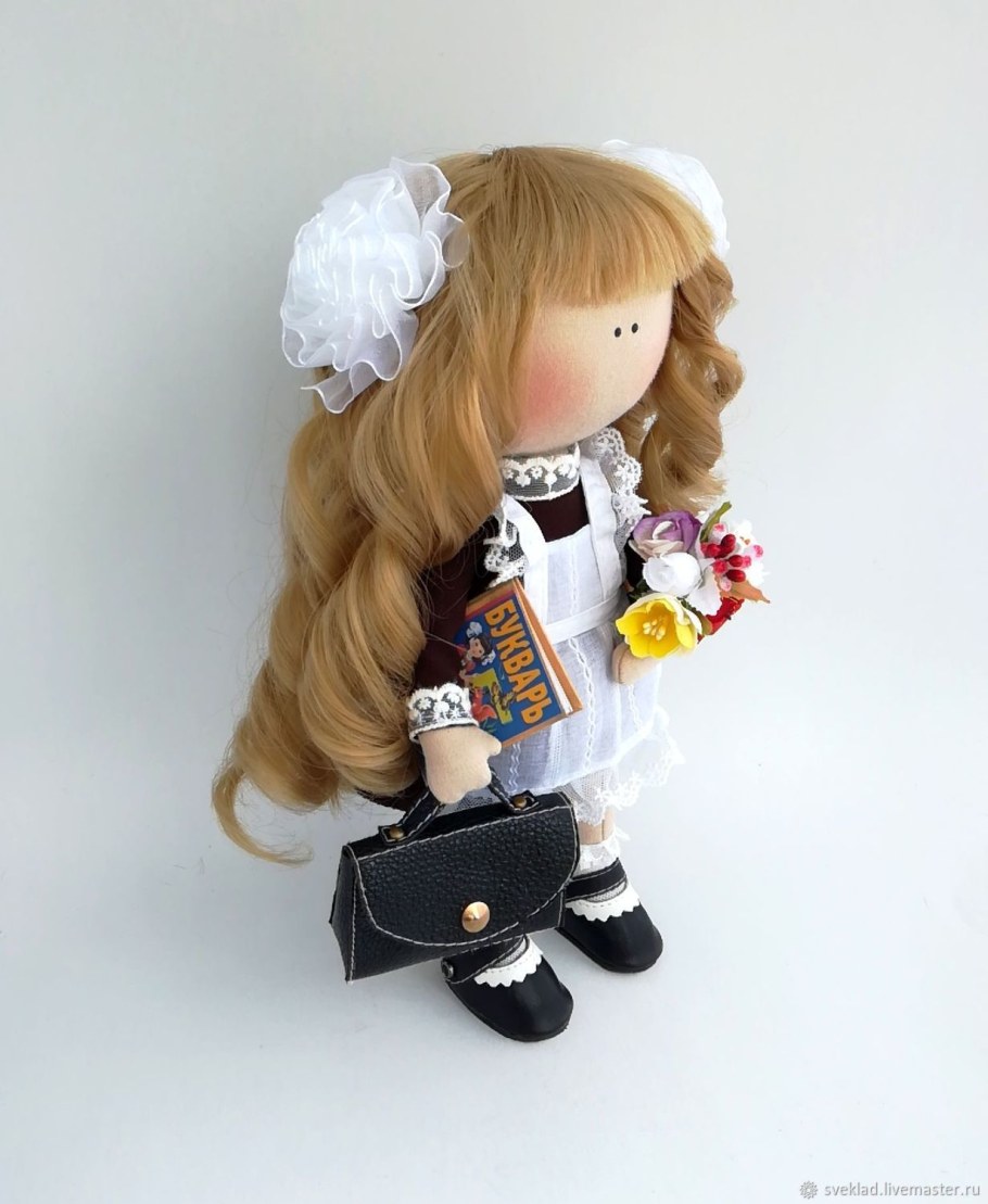 Интерьерная кукла школьница