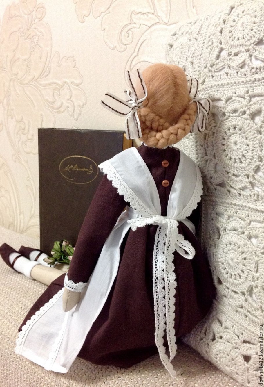 Куколка с рожками