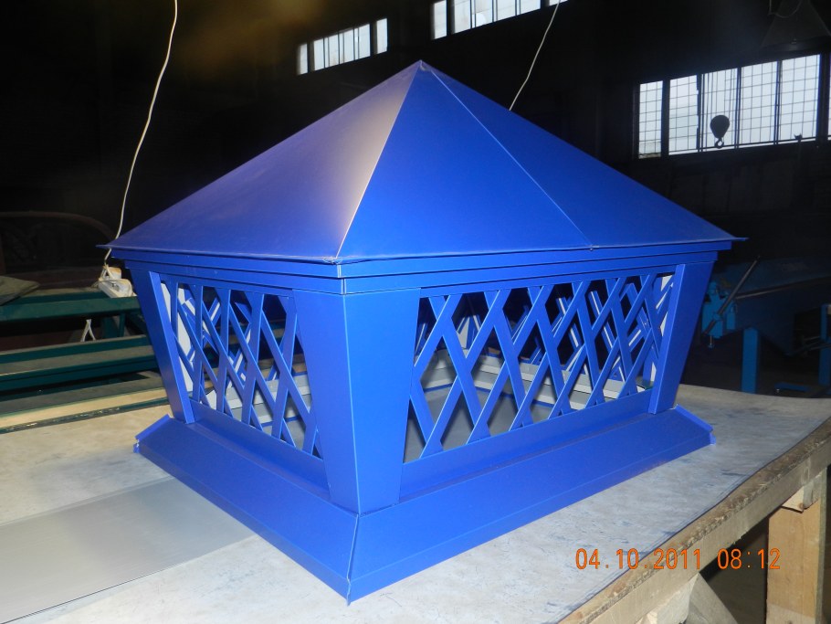 Колпаки металлические на беседке