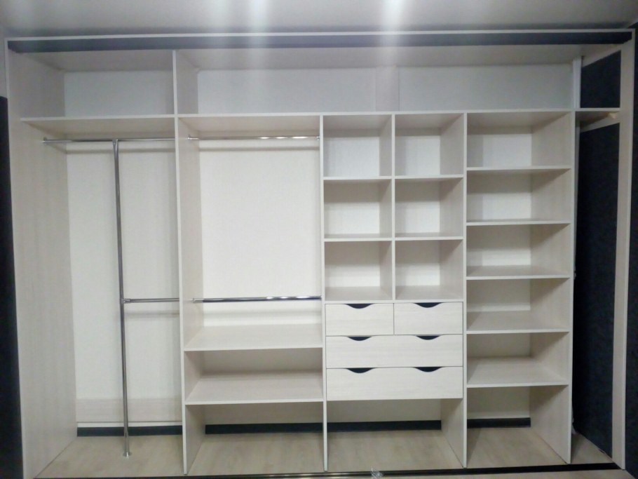 Наполнение шкафа купе