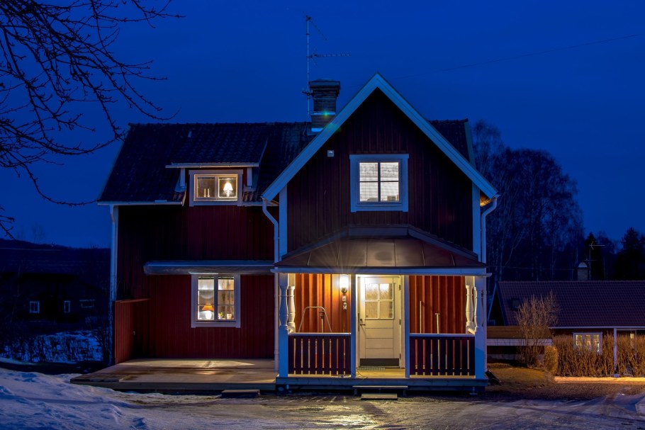 Коттедж ночью