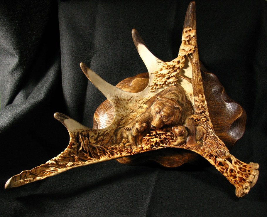 Медальон из Рогов лося