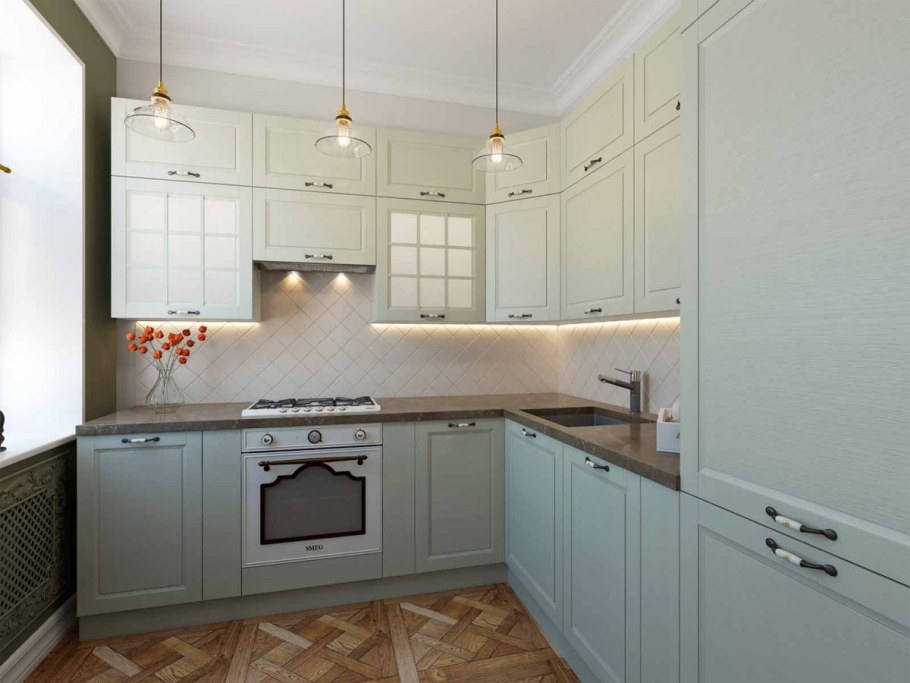 Угловая кухня с высокими потолками