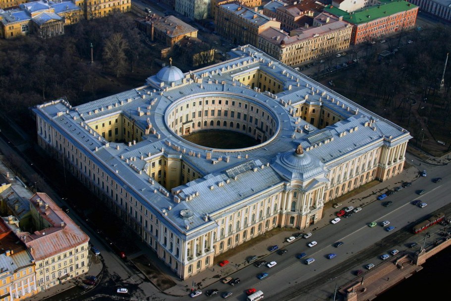 Императорская Академия художеств в Санкт-Петербурге