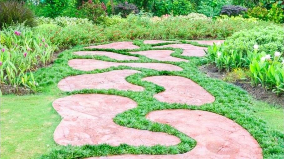 Бетонные дорожки на даче