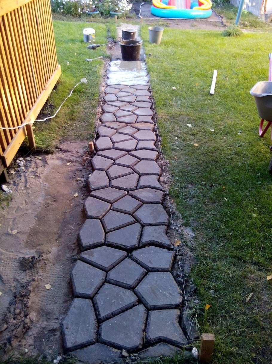 Садовые дорожки на даче