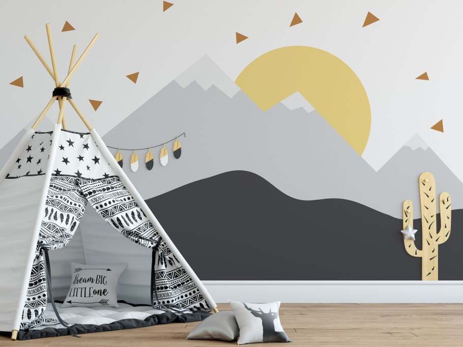 Горы на стене в детской