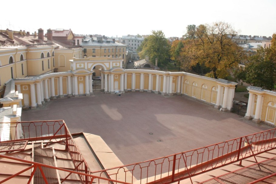 Двор Юсуповского дворца