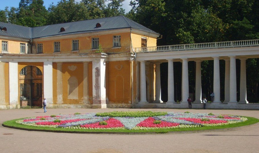 Усадьба Архангельское дворе