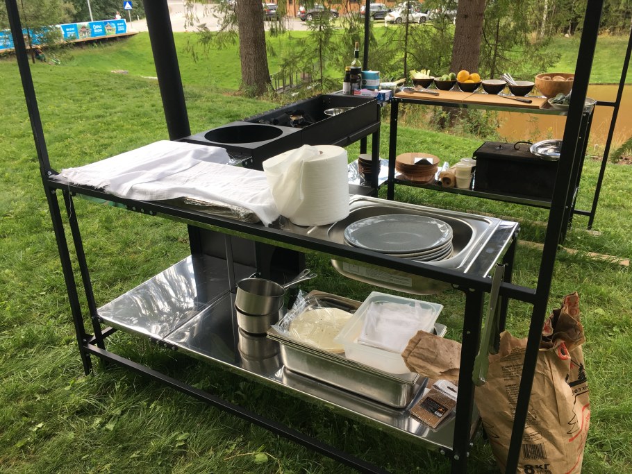 Уличная кухня для дачи