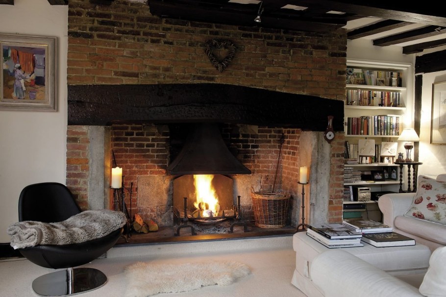 Камин в стиле гранж