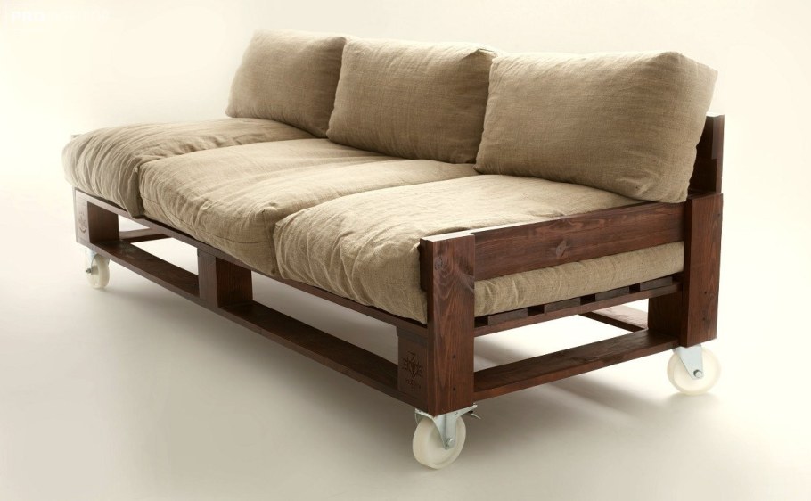 Диван с деревянным низом