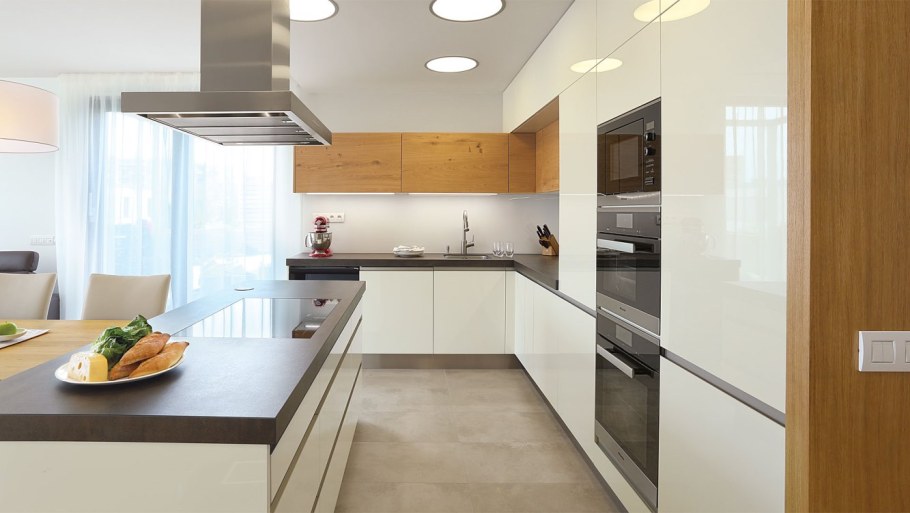 Современные кухни п образные