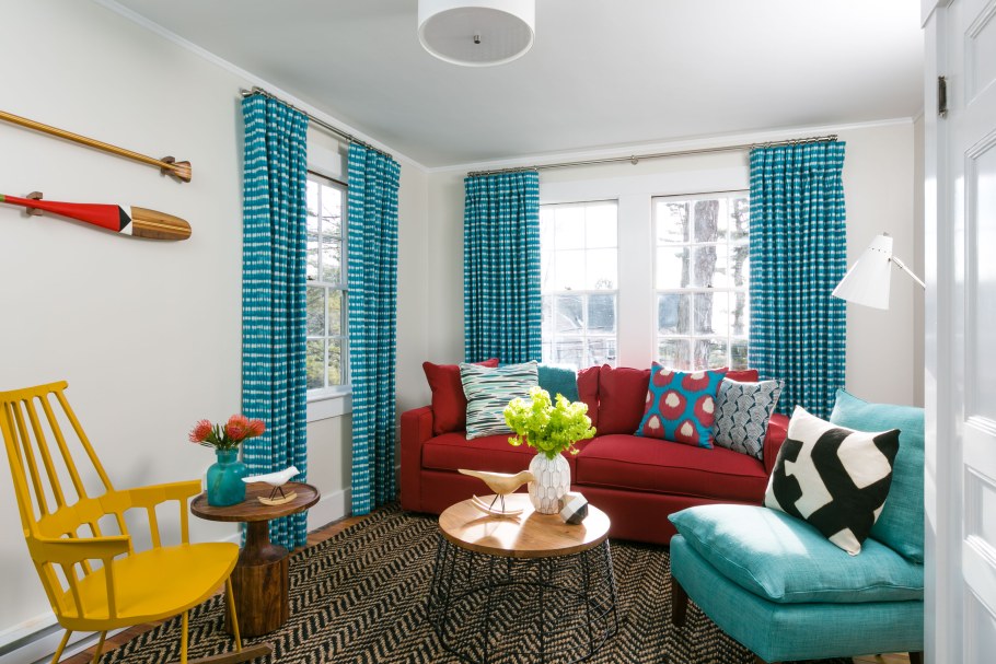 Сочетание ковра и штор в интерьере