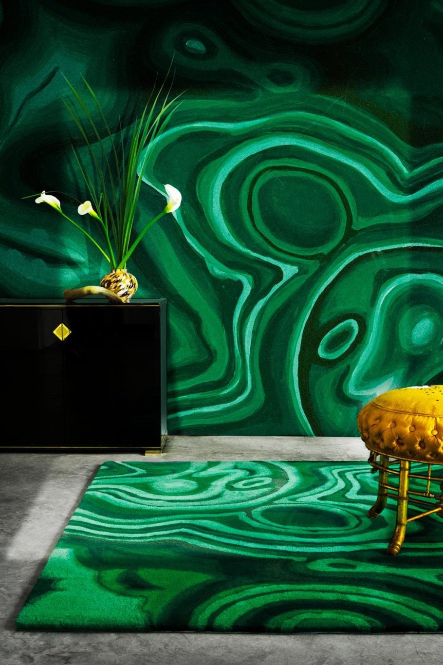 Малахитовая стена в интерьере