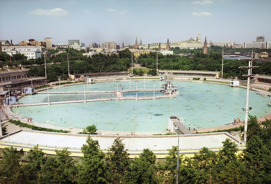 Бассейн Москва храм Христа Спасителя