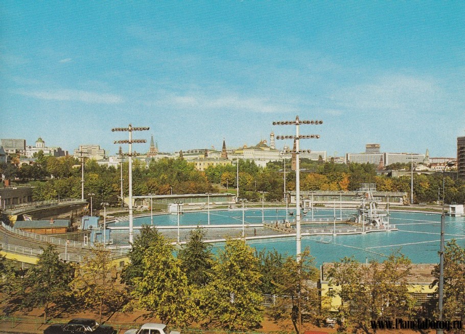 Бассейн Москва храм Христа Спасителя