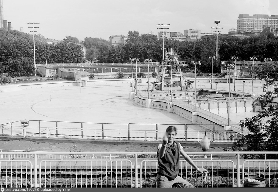 Бассейн Москва храм Христа Спасителя