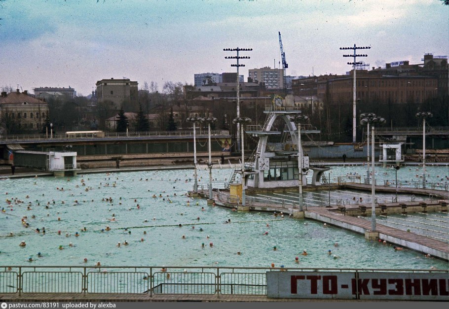 Бассейн Москва храм Христа Спасителя