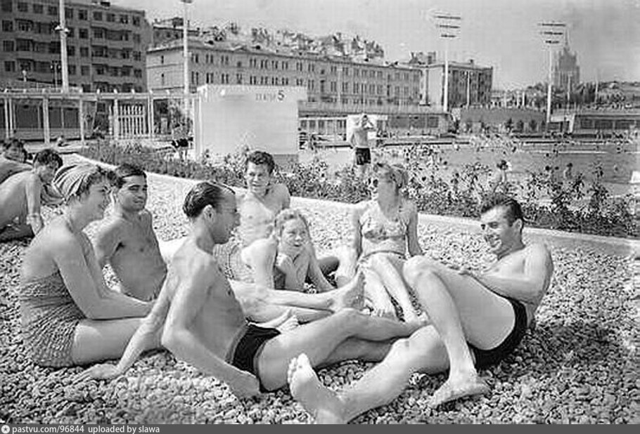 Открытый бассейн Чайка в Москве