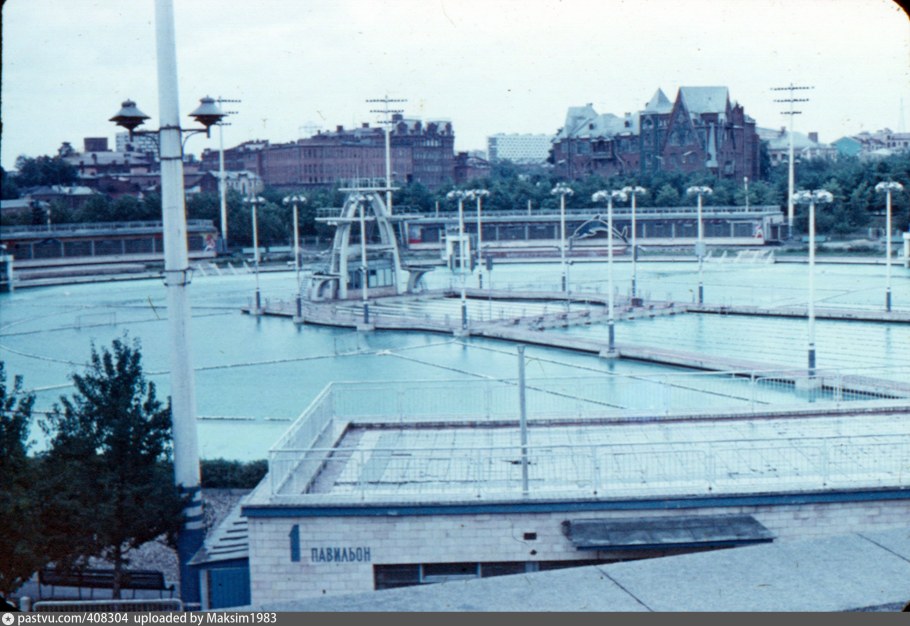 Бассейн Чайка в Москве