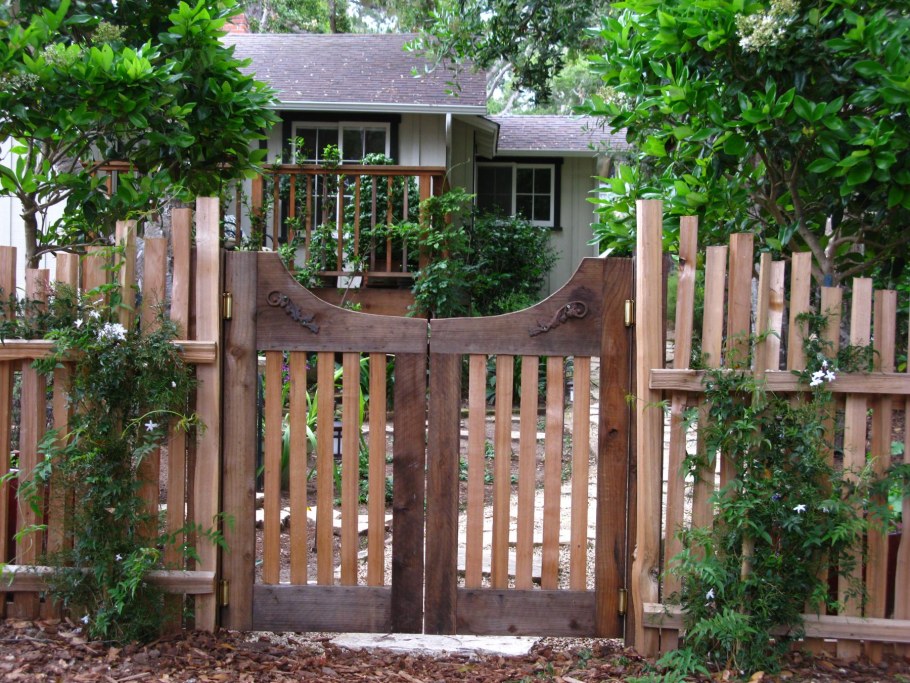 Оригинальный забор