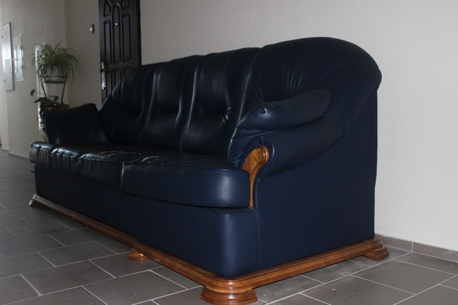 Диван офисный 3-х местный Вента белый