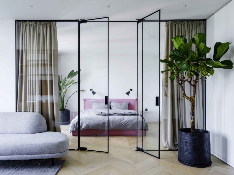 Спальня за стеклом