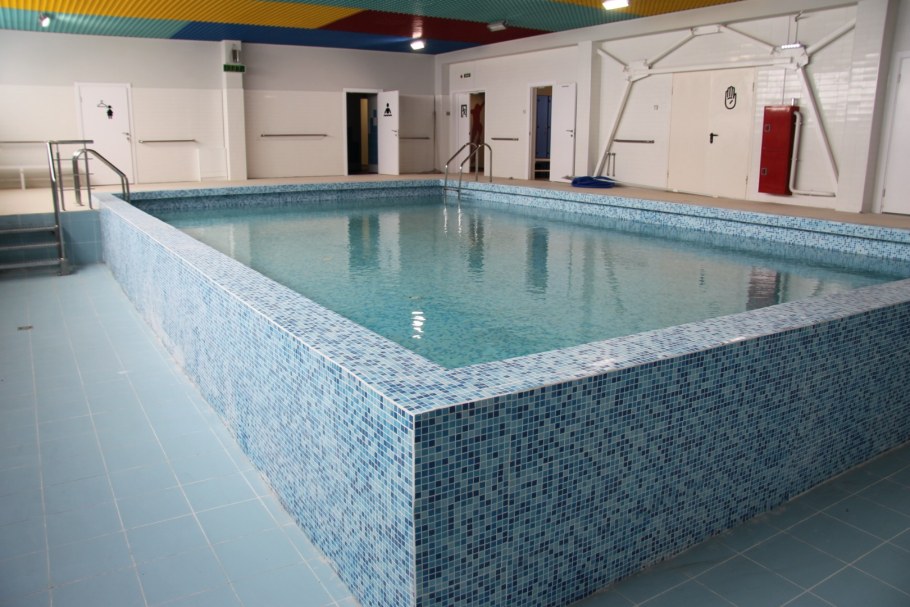 Бассейн Дельфин старый Оскол