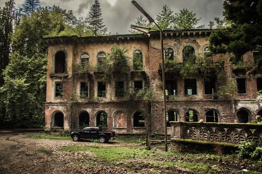 Заброшенная улица