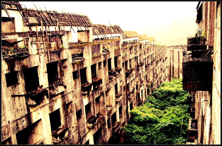 Хасима город призрак