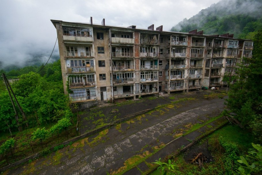 Заброшенные руины