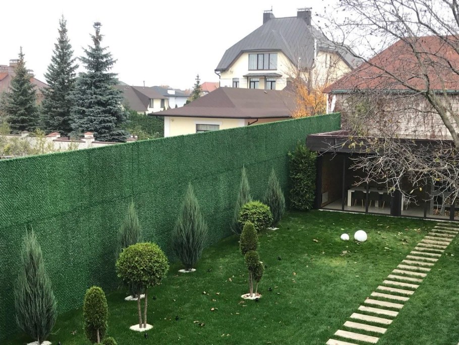 Изгородь от соседей