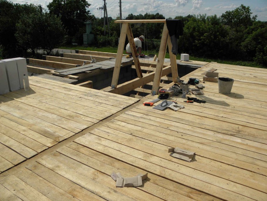 Обрезная доска на черновой пол