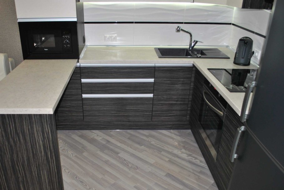 П-образный кухонный гарнитур