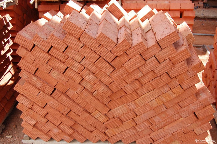 Кирпич керамический одинарный, размер 250x120x65 мм, марка 25