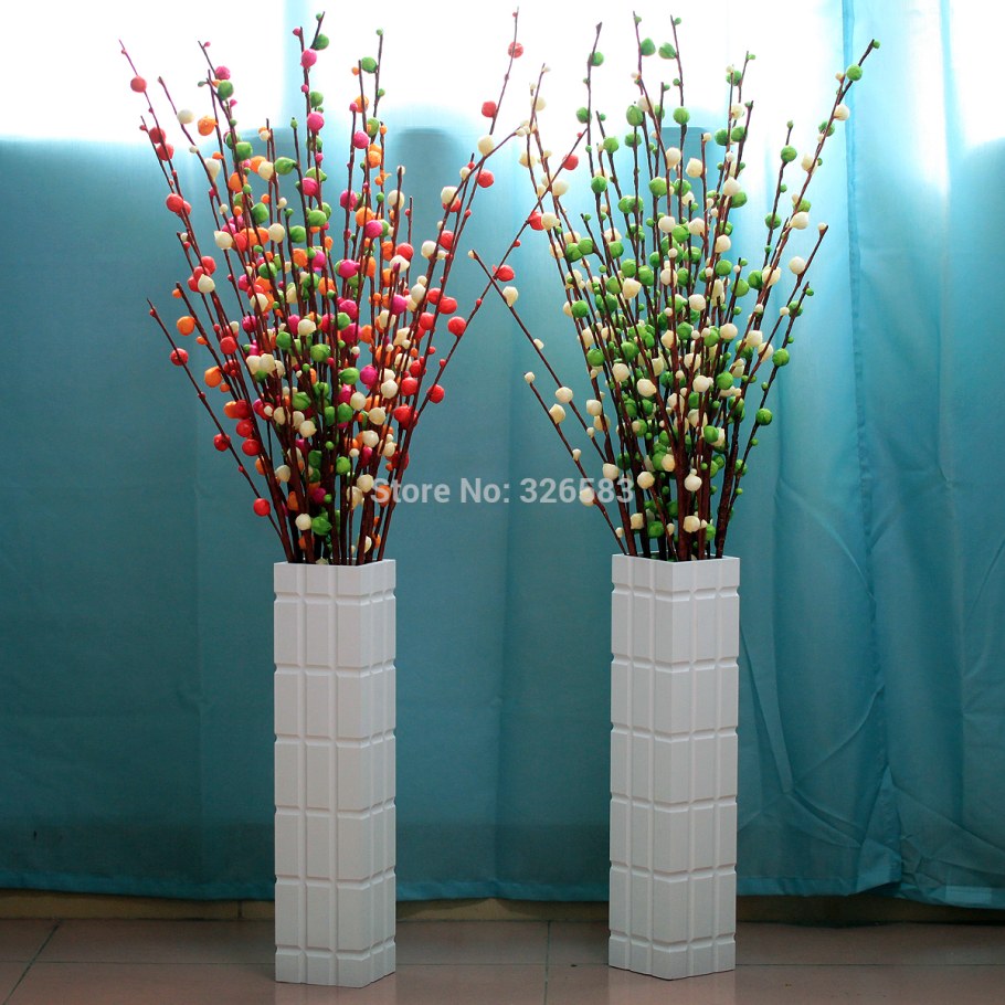 Декор ваза с искусственными цветами