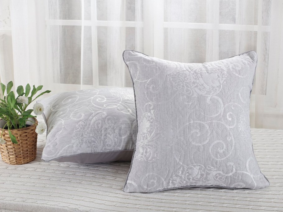 Диванные подушки