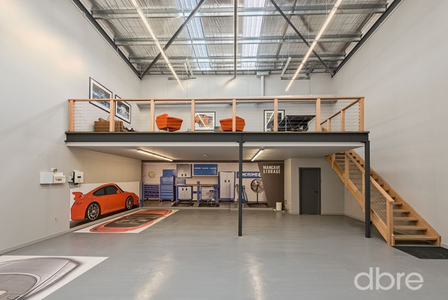 Двухэтажная мастерская