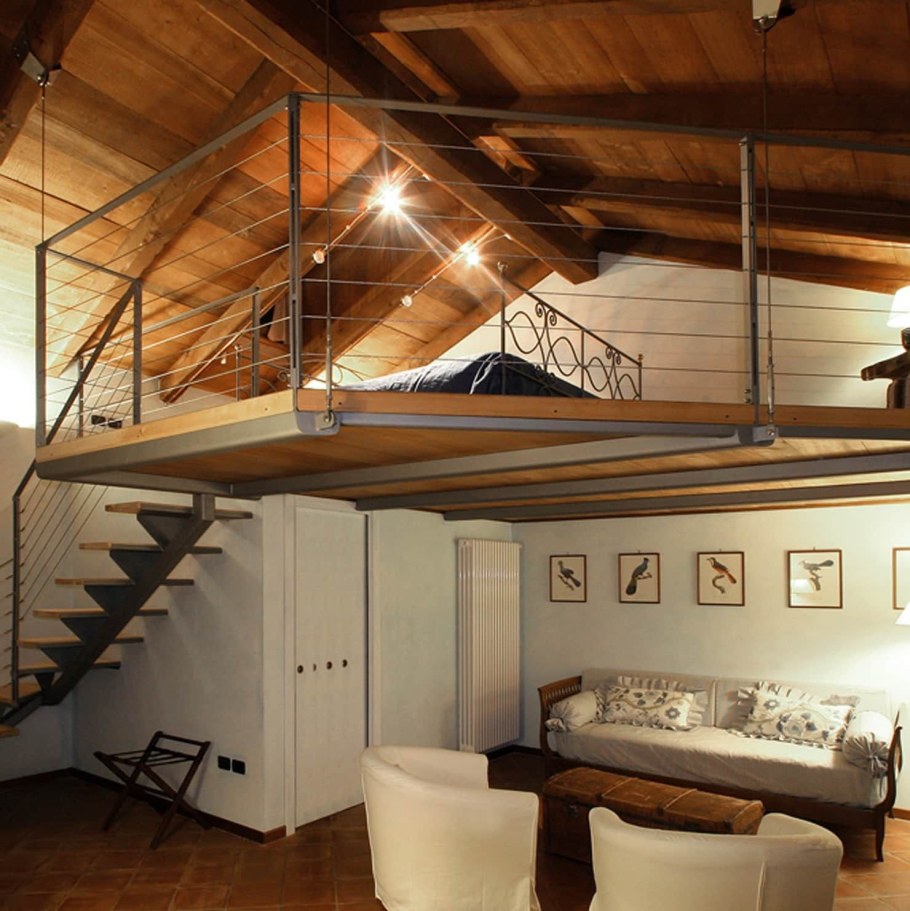 Дом с жилым чердаком