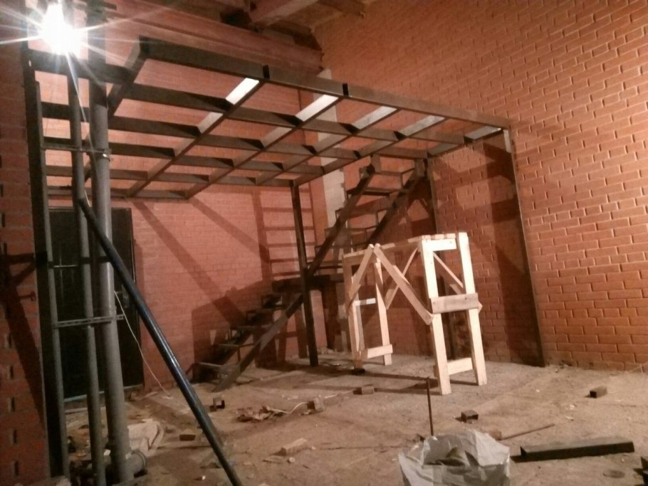 Антресоль металлическая конструкция