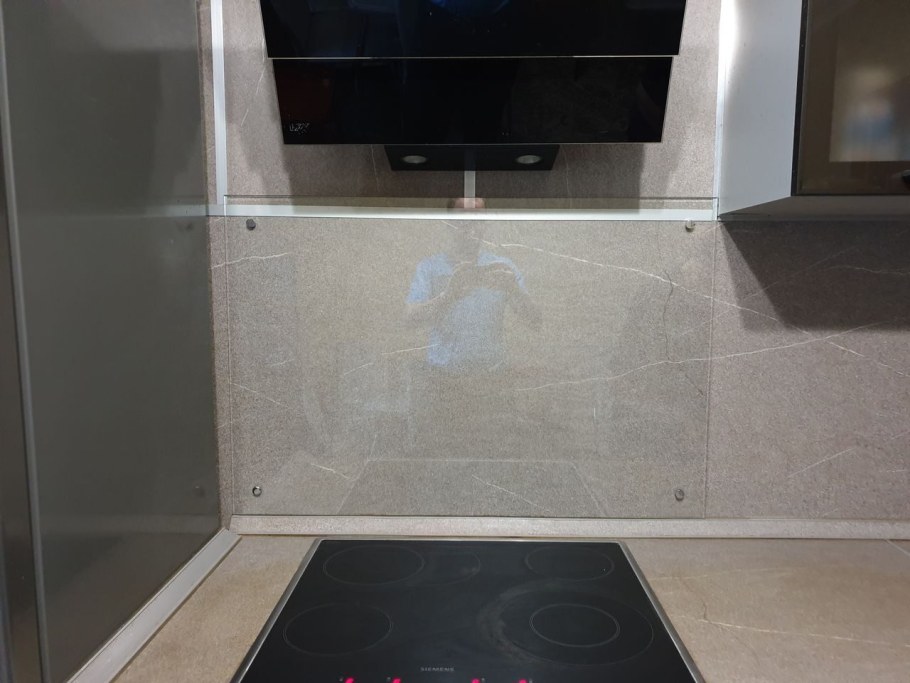 Защитный экран из закаленного стекла 600х1000